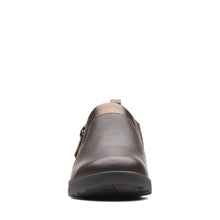 Load image into Gallery viewer, Clarks Un Adorn Zip
